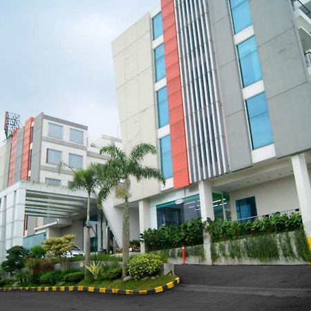 V Hotel & Residence Bandung Exterior photo