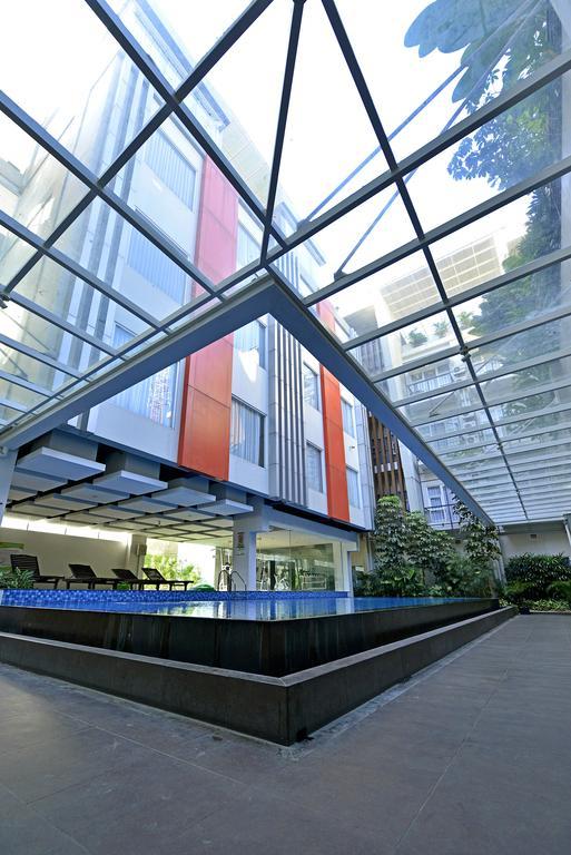 V Hotel & Residence Bandung Exterior photo