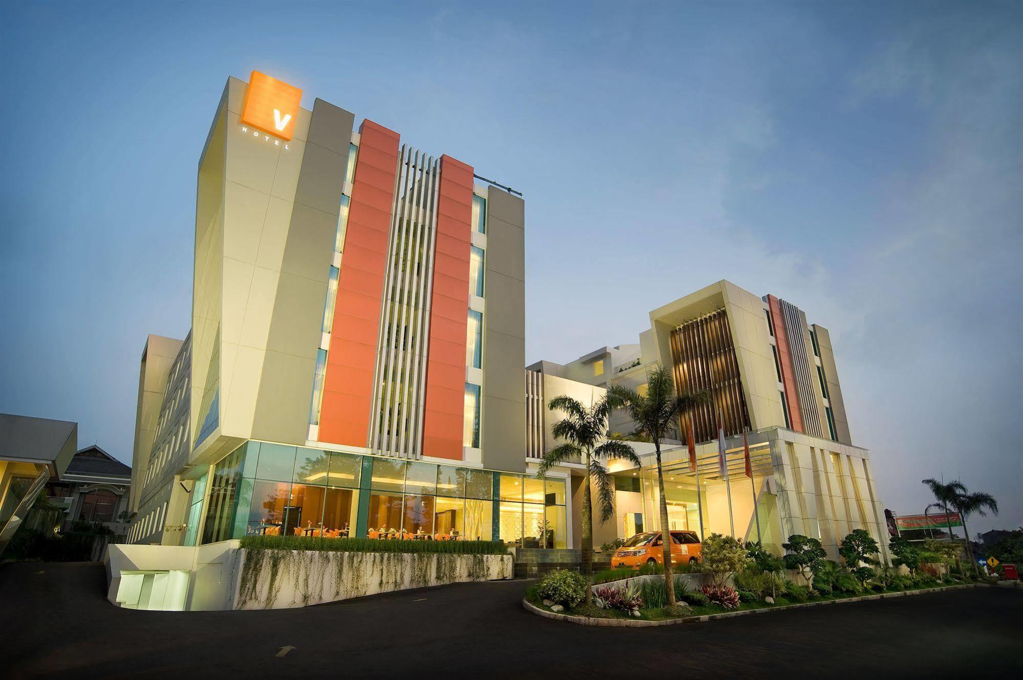 V Hotel & Residence Bandung Exterior photo