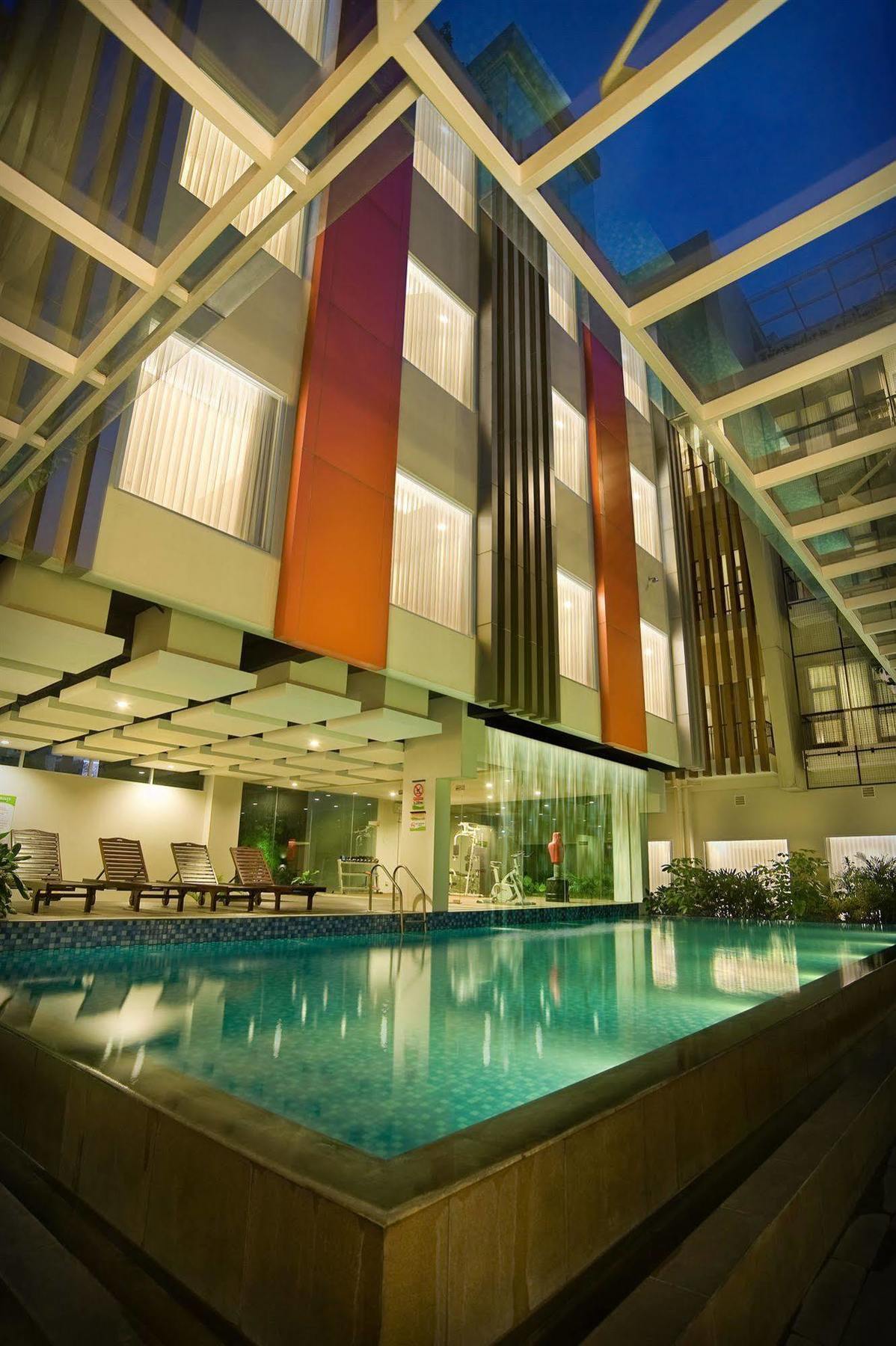 V Hotel & Residence Bandung Exterior photo